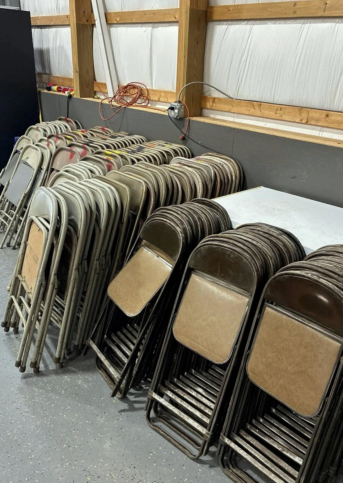 Metal Folding Chairs - Padded Seat — photo 2